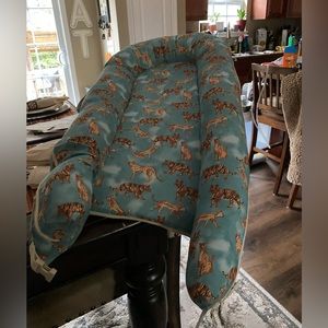 DockATot Deluxe+ Jungle Cat EUC